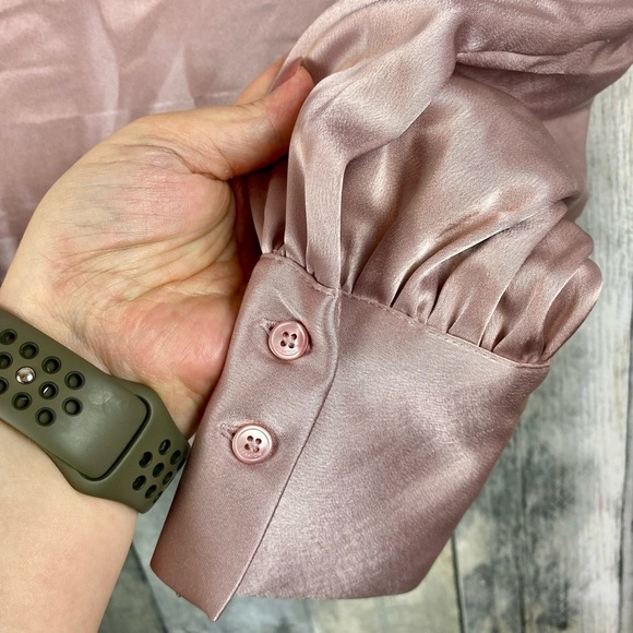 Aritzia Babaton Rosalia Blouse Satin Top Cropped in Mauvedust Pink Size Small. - Picture 4 of 12